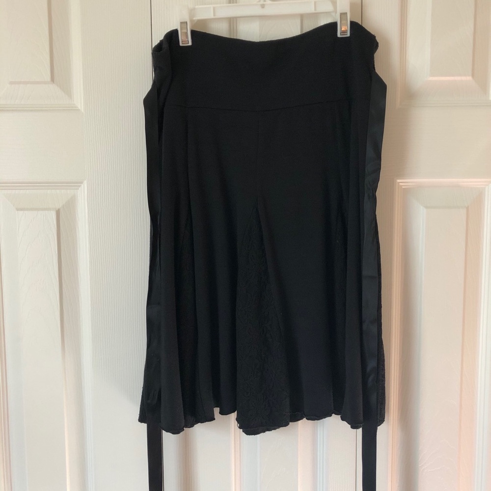Black stretch skirt